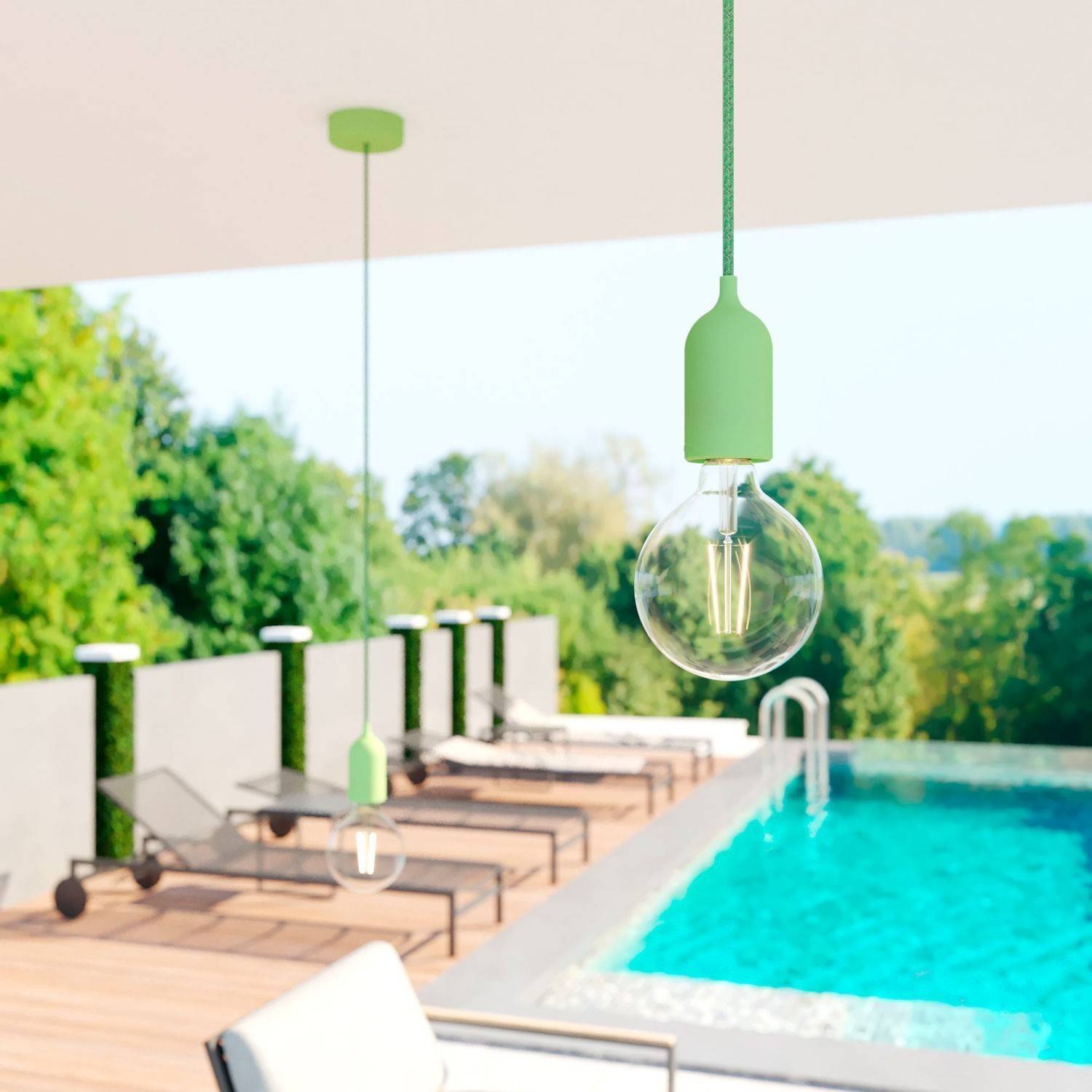 EIVA PASTEL Suspensão exterior com cabo têxtil, rosácea de teto colorida em silicone e casquilho IP65 impermeável