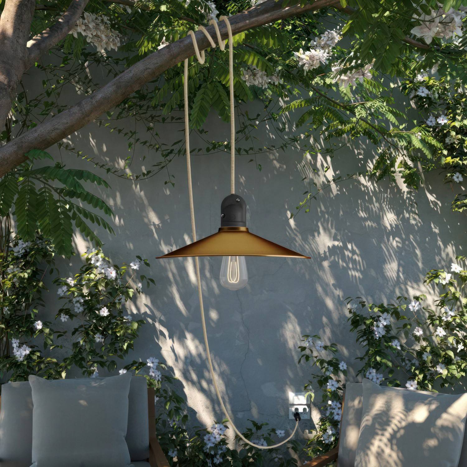 Lampă de exterior portabilă Eiva Snake cu umbrelă de tip pendul, cablu textil de 5 m, suport pentru lampă și priză rezistent la 