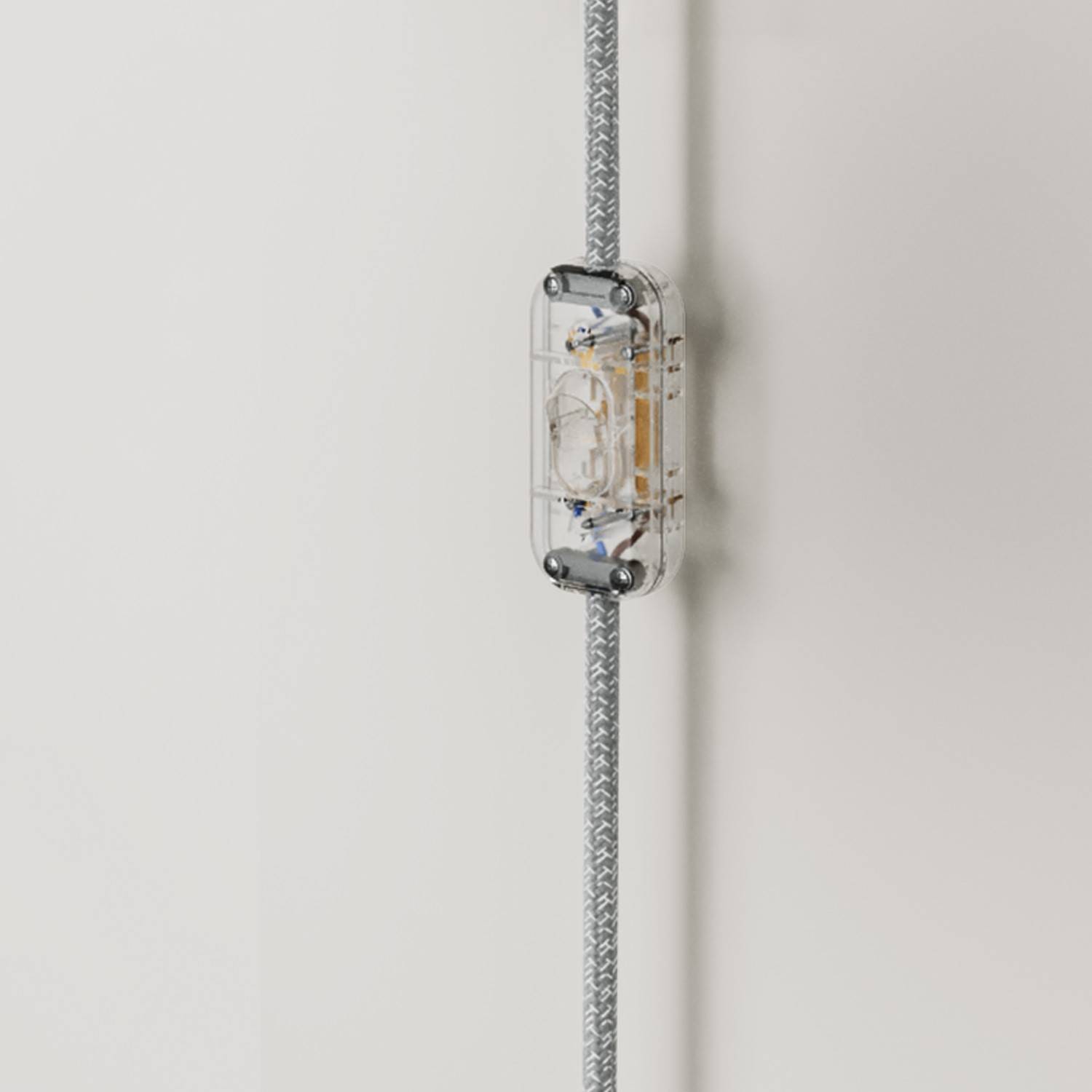Kovové nástěnné svítidlo Applique se zástrčkou