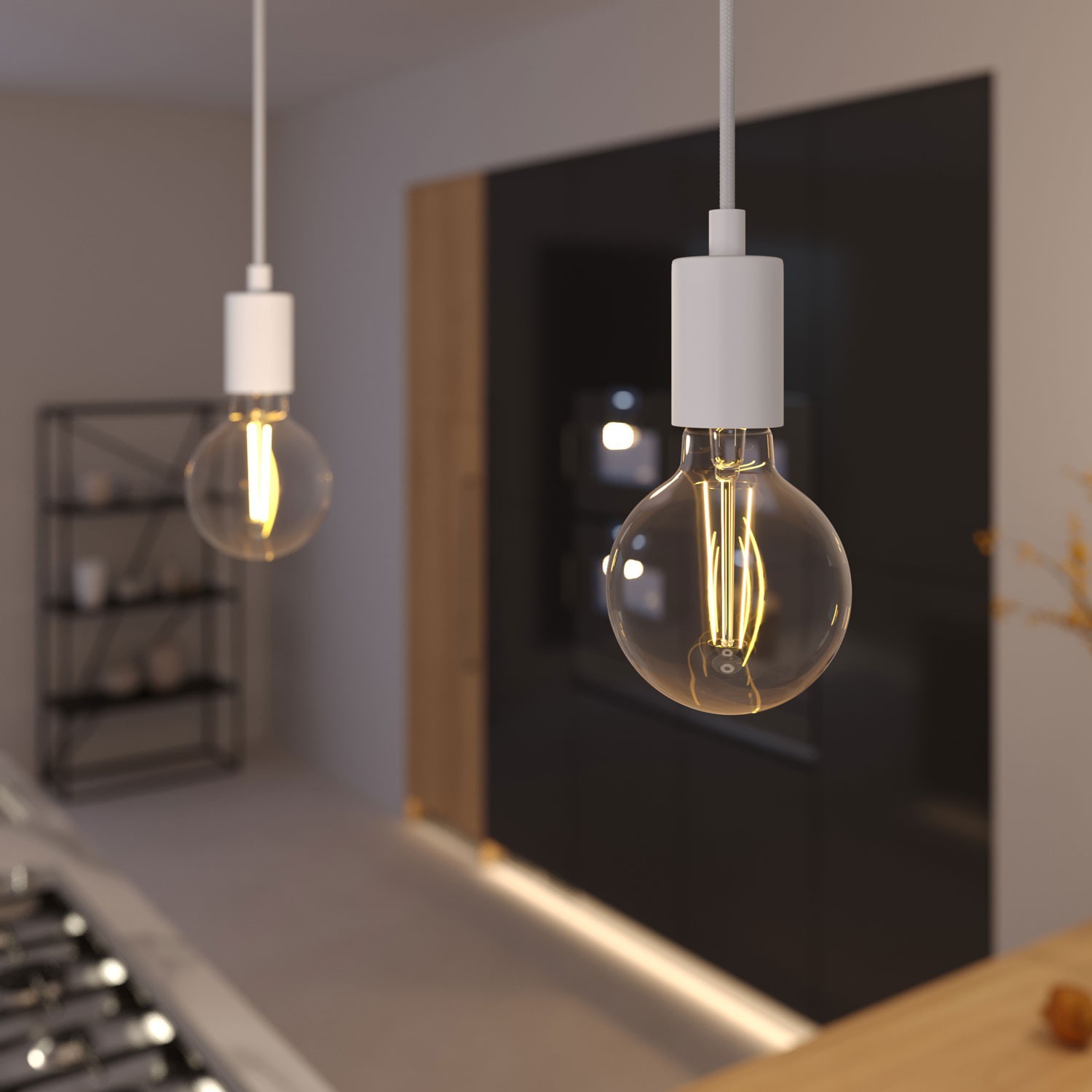 Lampa wisząca z kablem w oplocie i jednokolorowymi metalowymi elementami - Made in Italy