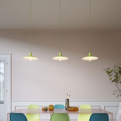 Pendellampa tillverkad i Italien komplett med textilkabel, Swing Pastel lampskärm med metallfinish detaljer.