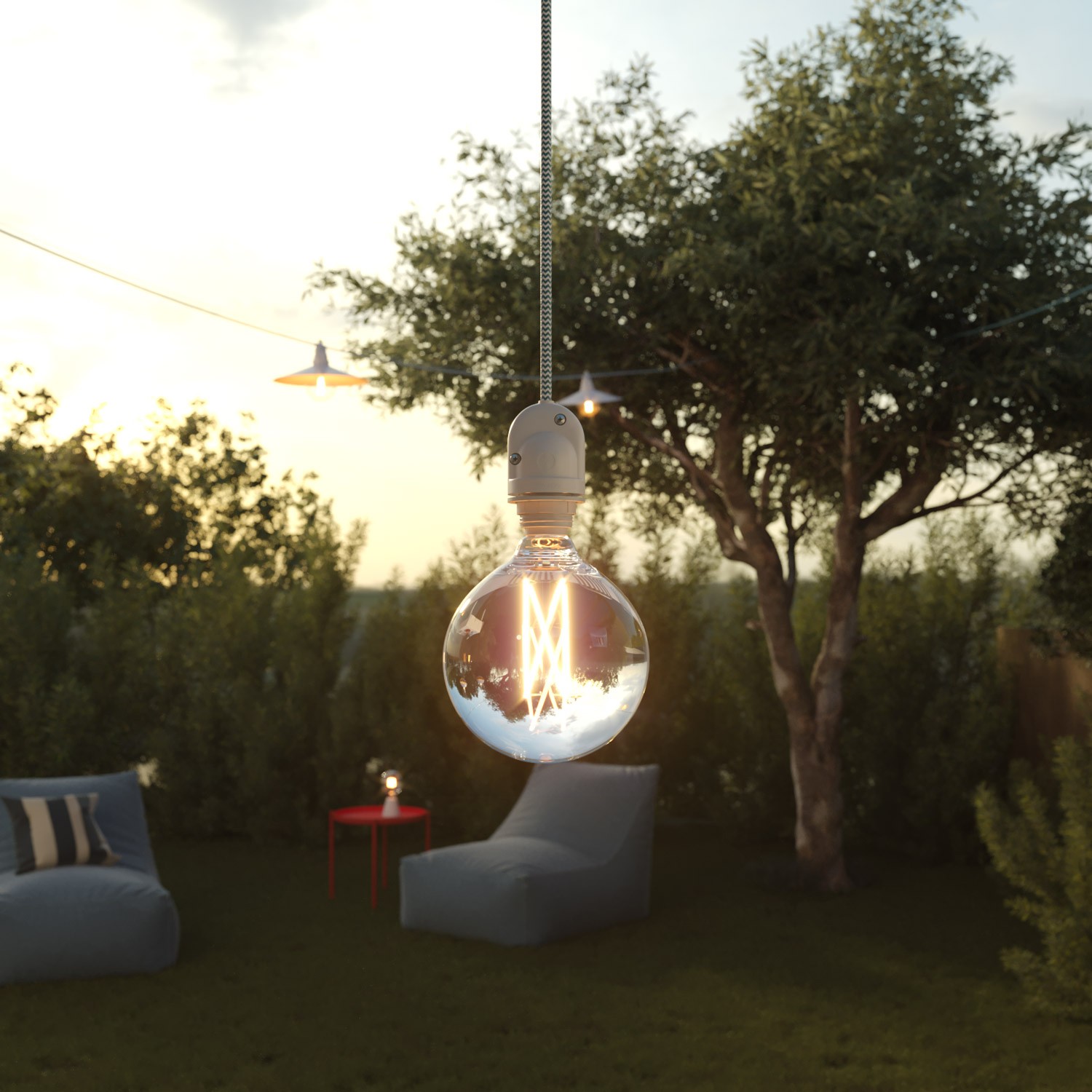 EIVA, the first outdoor E27 IP65 wirable lamp holder