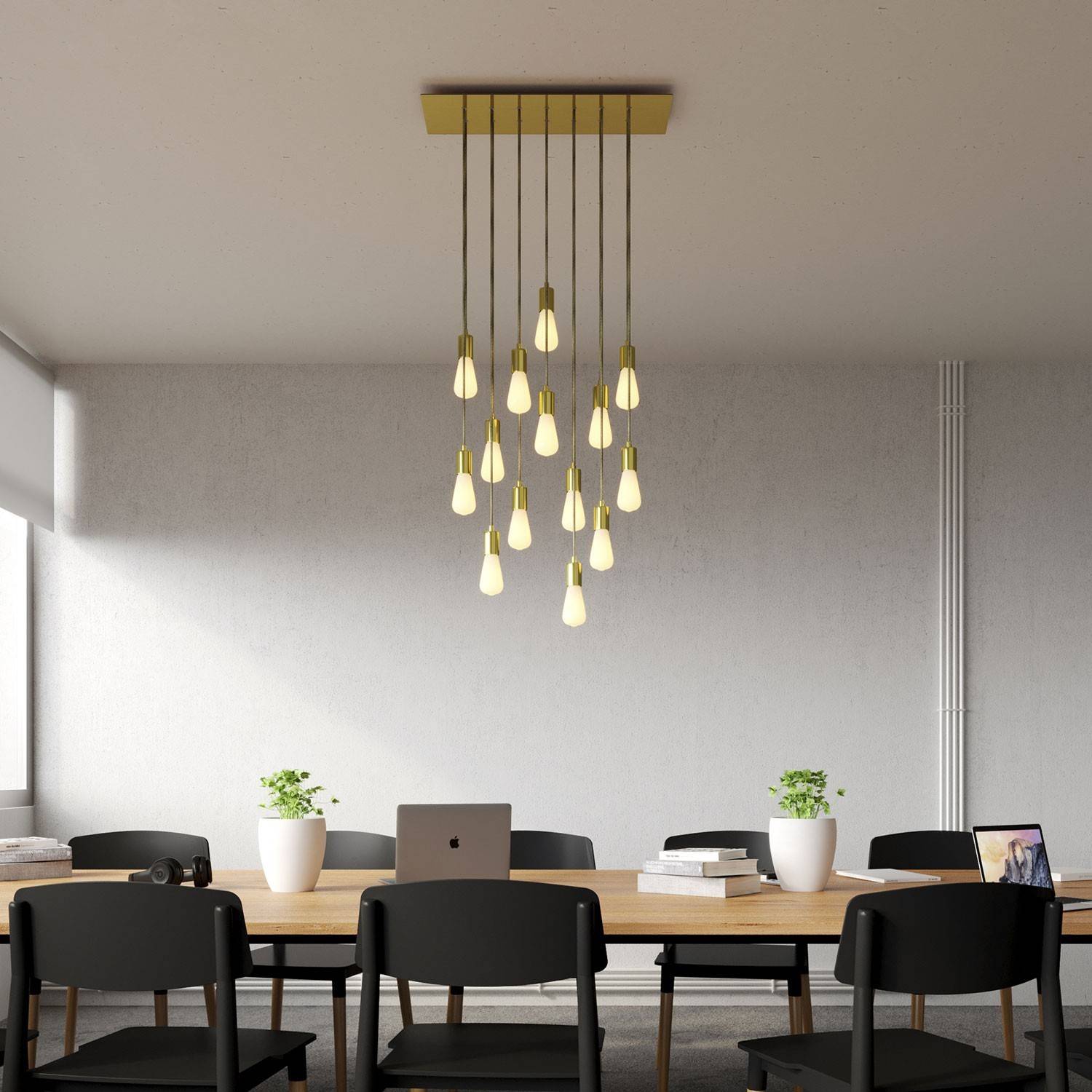 14 lichts-hanglamp voorzien van XXL rechthoekige Rose-One 675 mm compleet met strijkijzersnoer en metalen afwerking