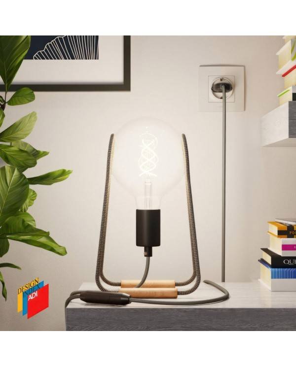 Taché Metal, lampă de masă completă cu un cablu de țesătură, un întrerupător și un mufă cu două pini.